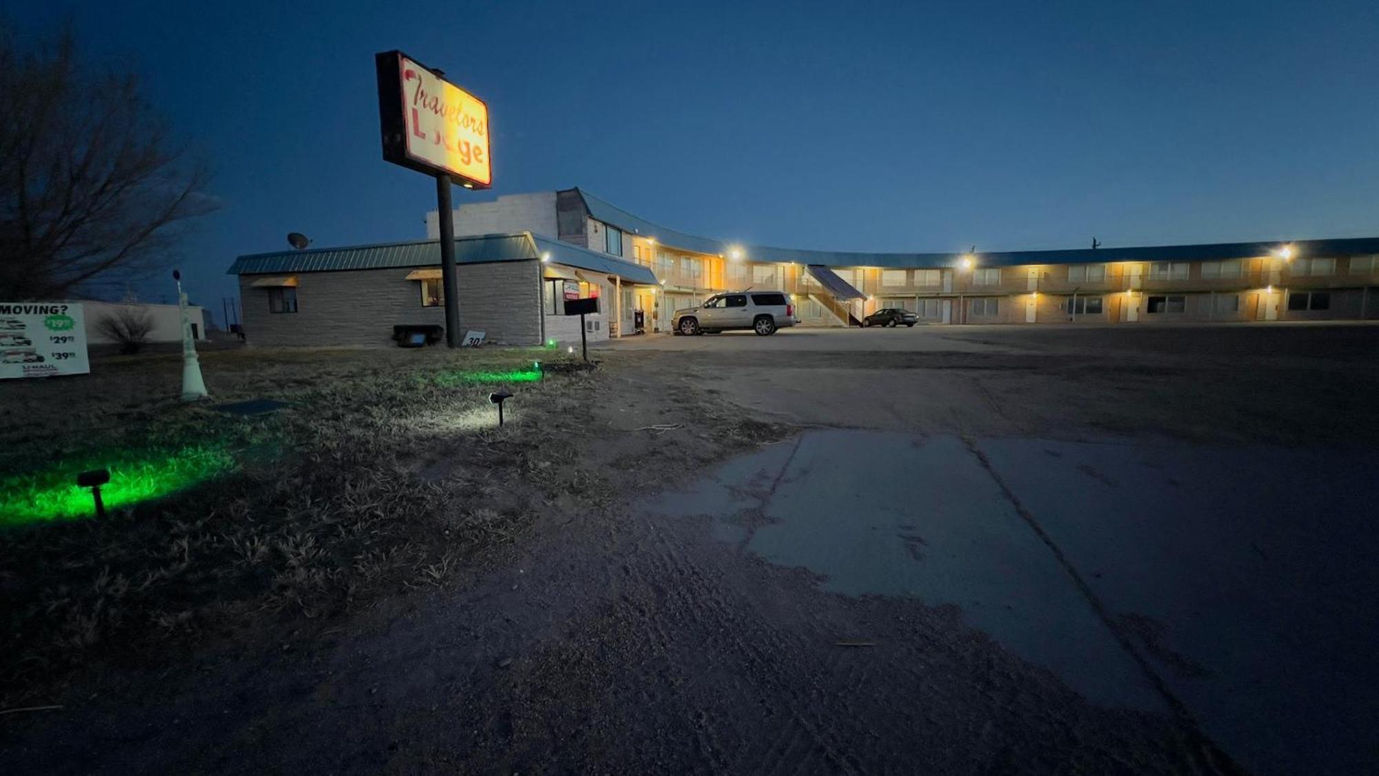 Travelors Lodge Motel & Rv Park Us-287&Us-96 Eads Bagian luar foto