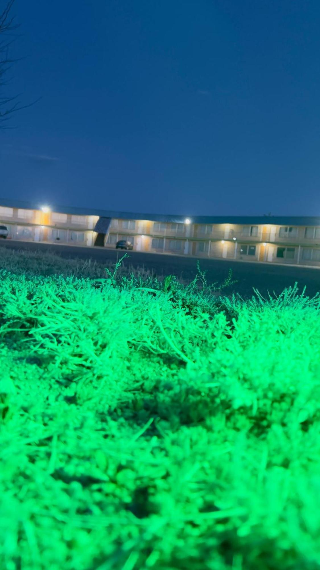 Travelors Lodge Motel & Rv Park Us-287&Us-96 Eads Bagian luar foto