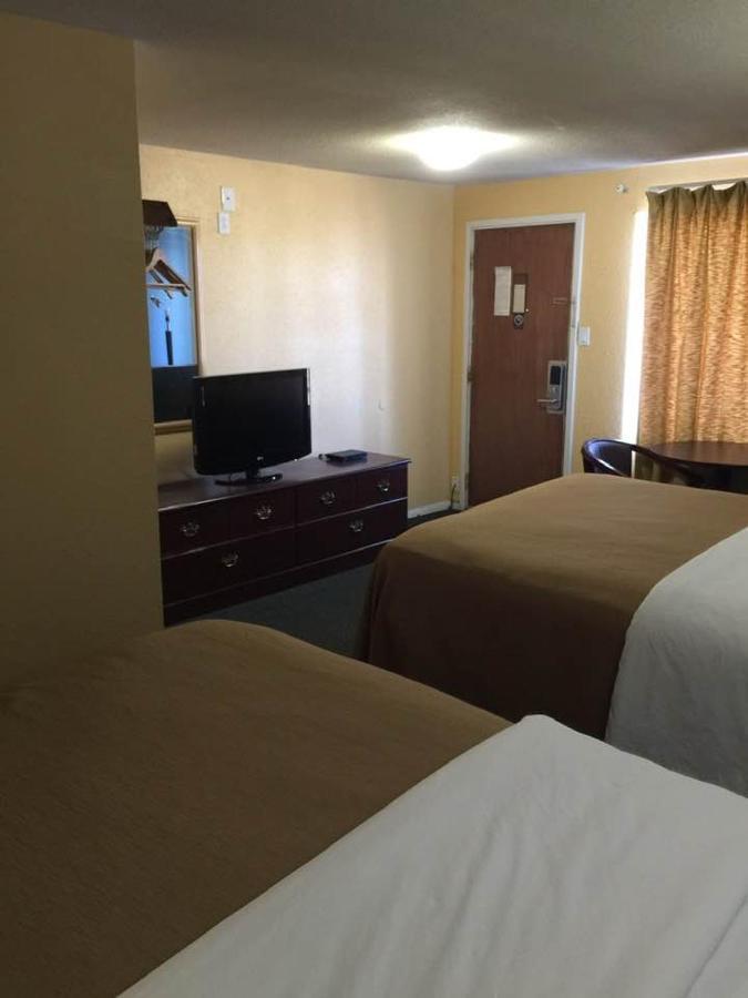 Travelors Lodge Motel & Rv Park Us-287&Us-96 Eads Bagian luar foto